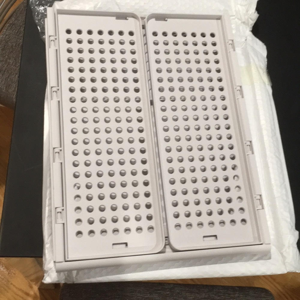 Foldable closet organizer